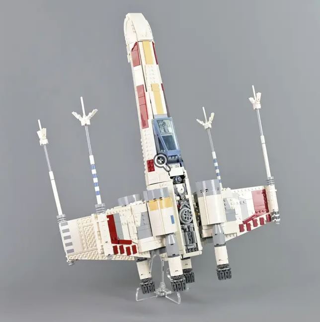 IDISPLAYIT • stojan na LEGO®- stojan vertikální /LEGO 75355 UCS X-Wing Starfight
